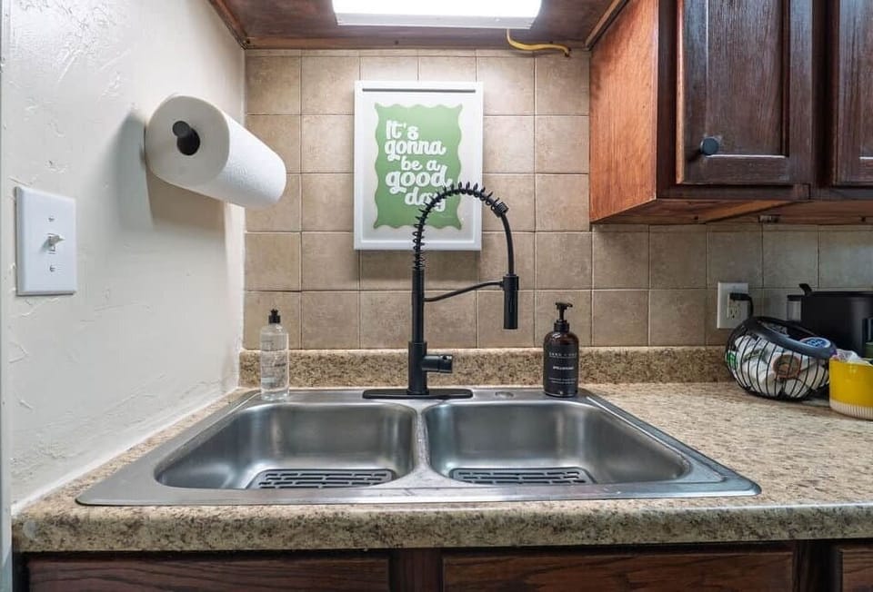 Kitchen Sink & Prep Space