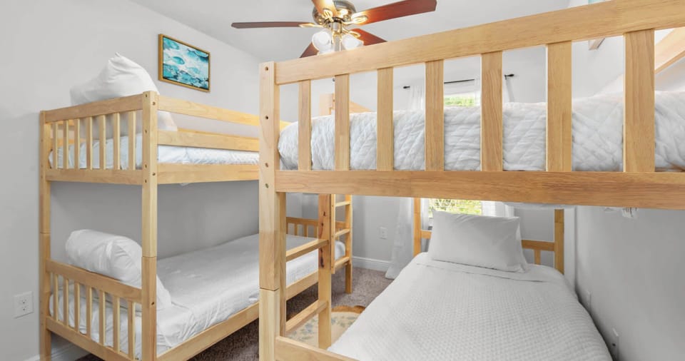Bedroom 3 with 2 twin/twin bunk beds