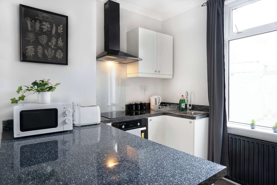 Share breakfast before work or enjoy dinner together around the dining table after a long day.