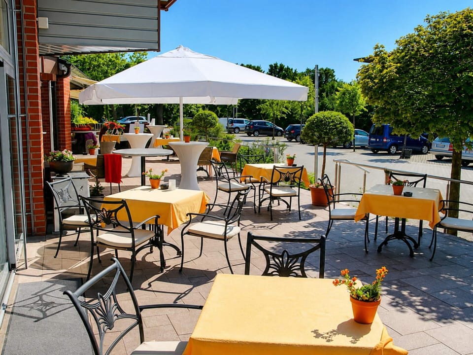 House | Outdoor dining
