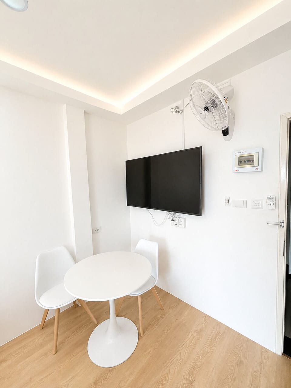 Studio | Dining