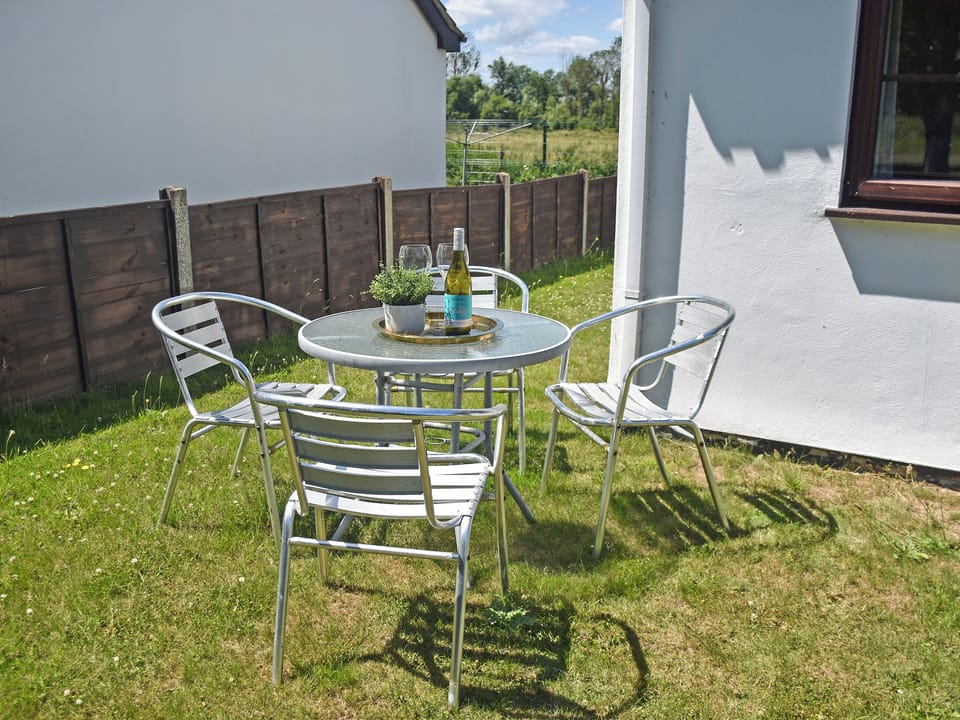 Sitting-out-area | Moorhen - Thurnefield Holiday Homes, Repps-with-Bastwick