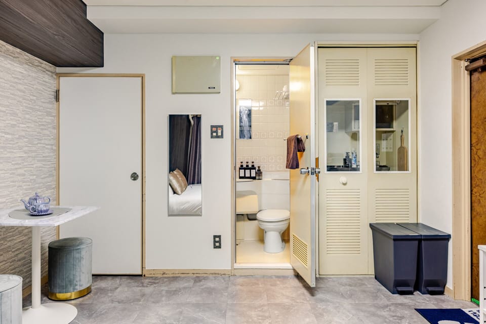 Basic Double Room, City View | Bathroom