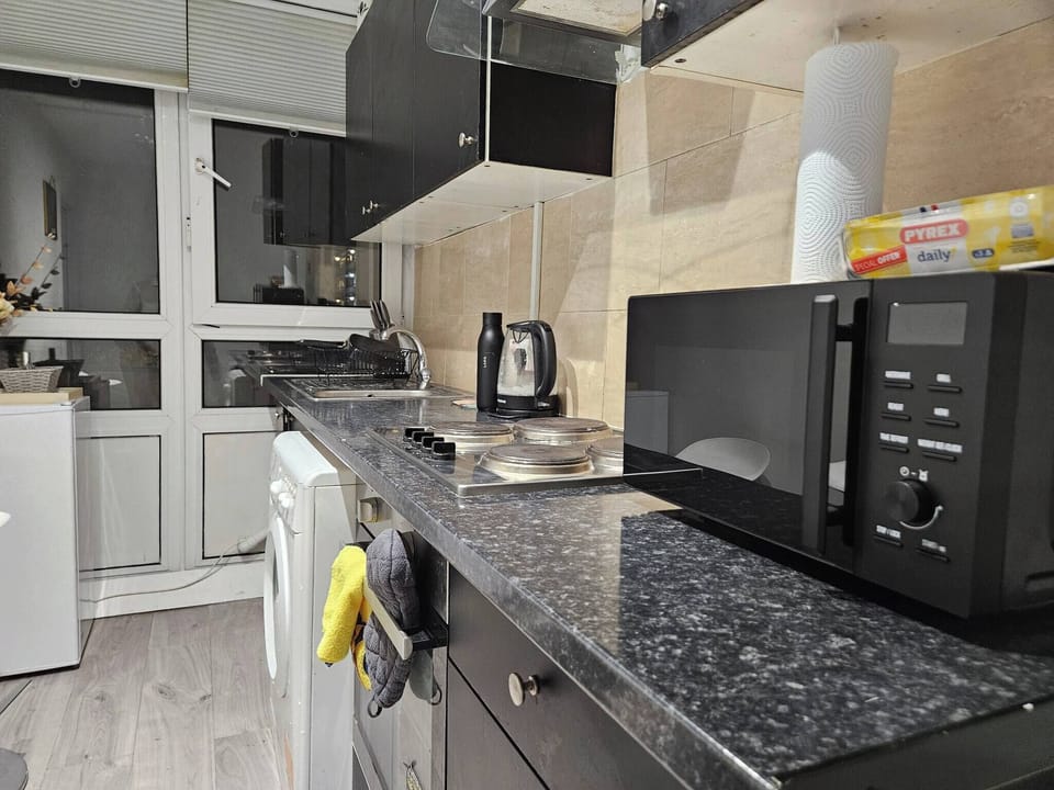 Apartment, 2 Bedrooms, Accessible, Smoking | Interior