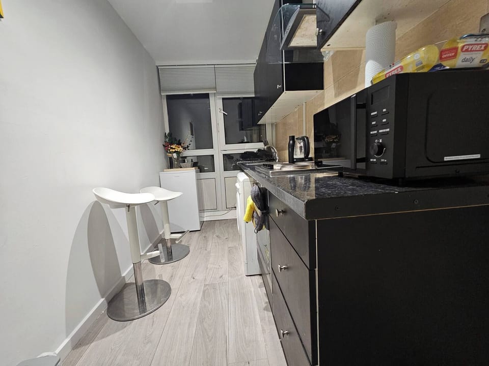 Apartment, 2 Bedrooms, Accessible, Smoking | Interior