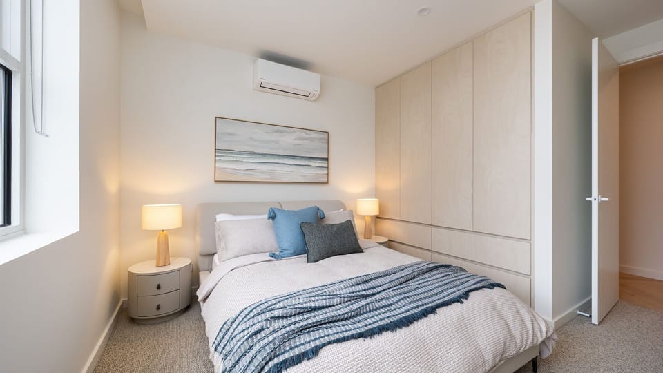 Large 2nd Bedroom with BIR and Queen Bed 