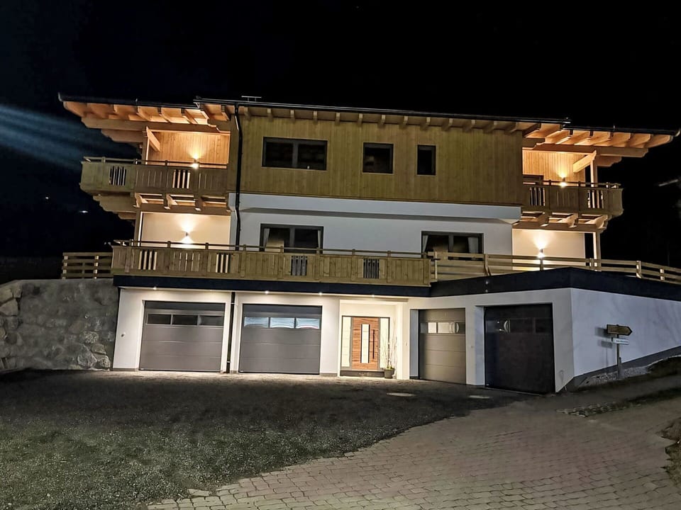Siding, Balcony, Winter, Freezing, Daylighting