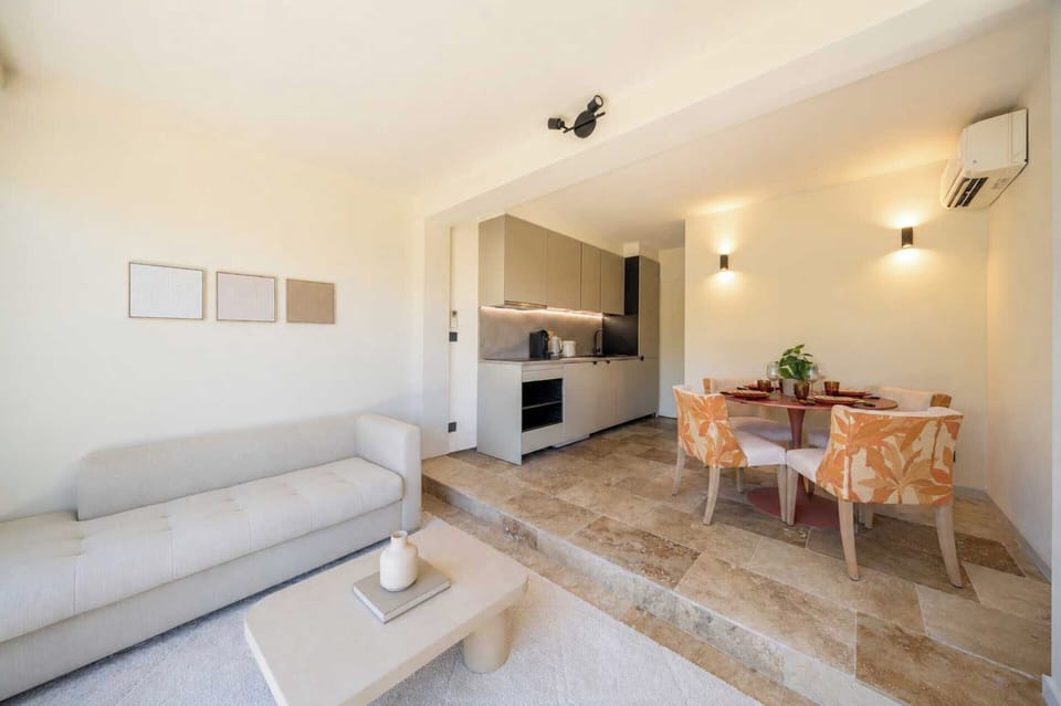 Apartment | Living area