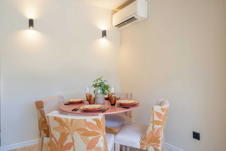 Apartment | Dining