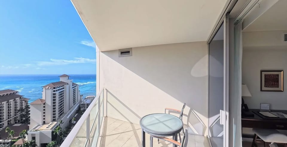 Apartment, 2 Queen Beds | Outdoor dining