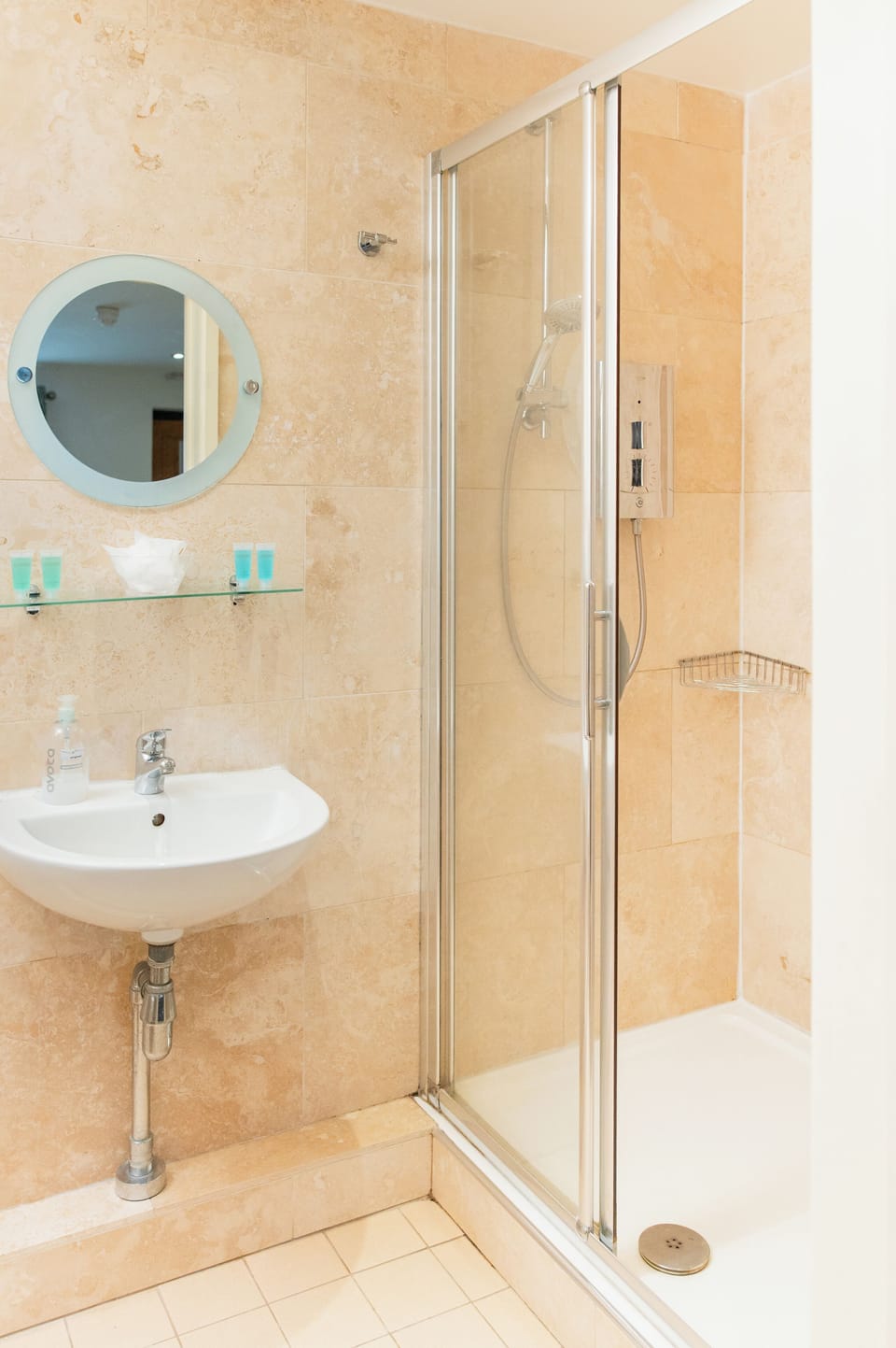 Family Double Room, Connecting Rooms | Bathroom | Shower, hair dryer, towels, soap