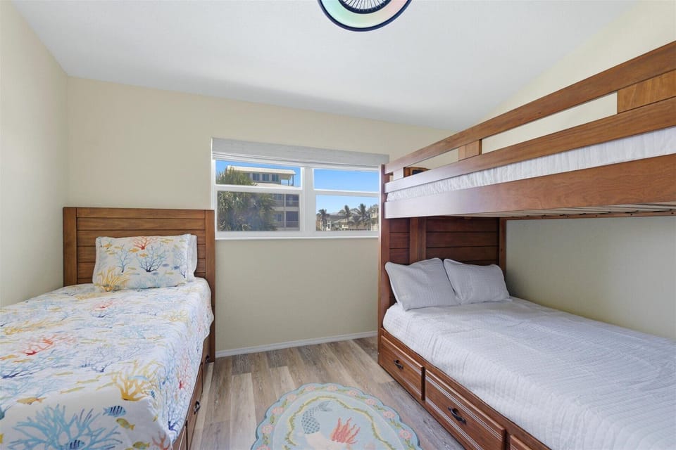 Full / Bunks
Twin trundles