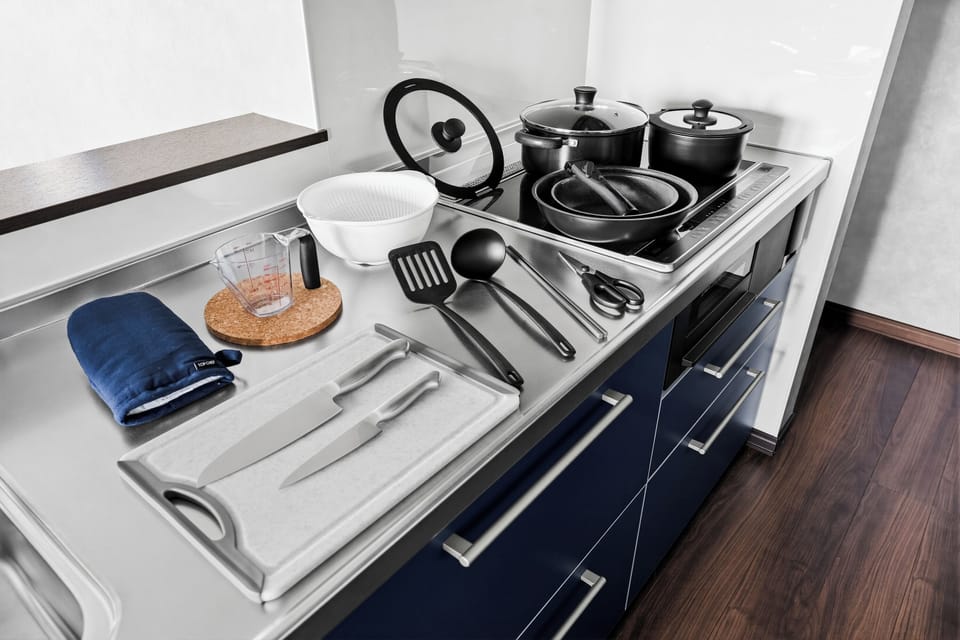 Apartment | Private kitchen | Coffee/tea maker, fridge, microwave, stovetop