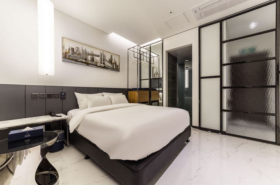 Basic Double Room | WiFi (free)