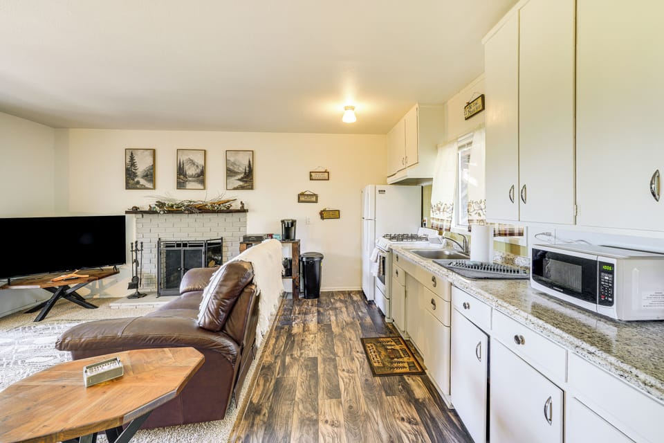 Kitchen | Main Level