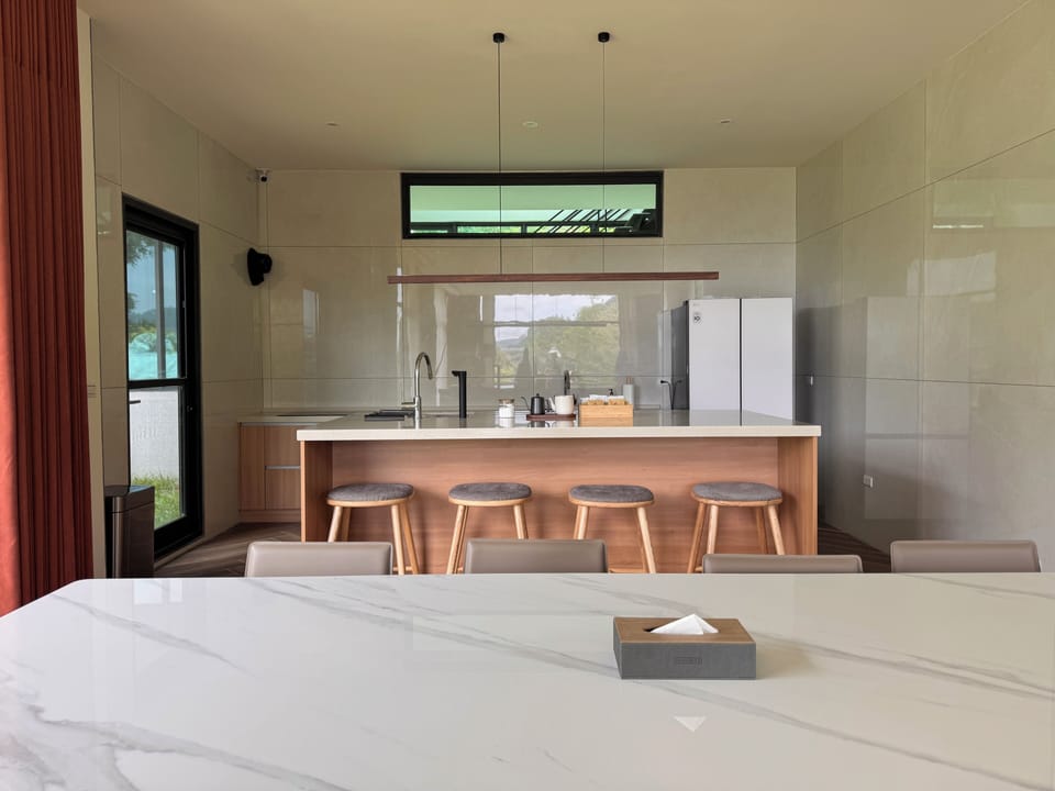 Deluxe House, Lake View | Private kitchen | Dishwasher