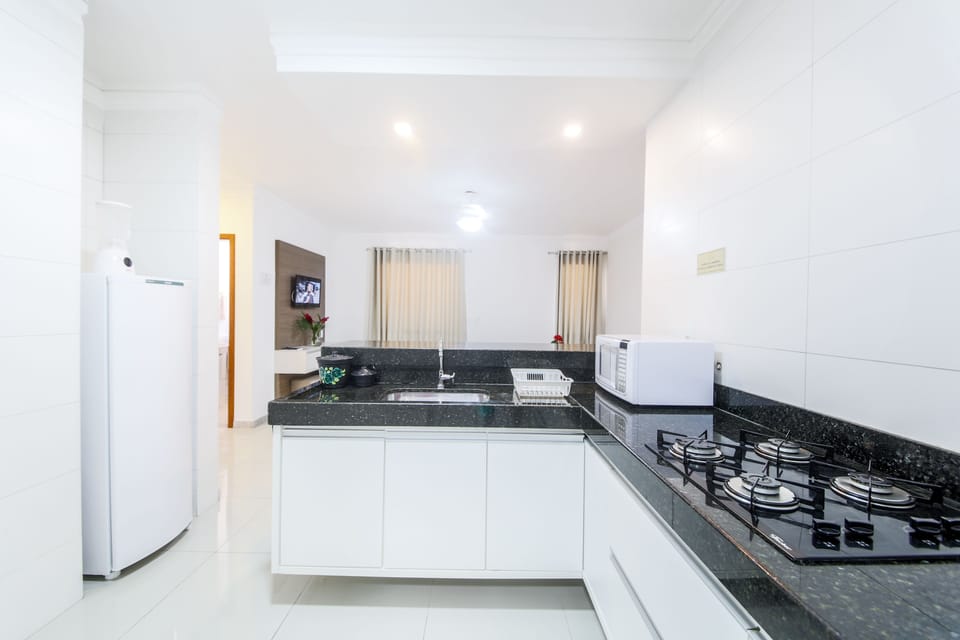 Family Room (2) | Private kitchen