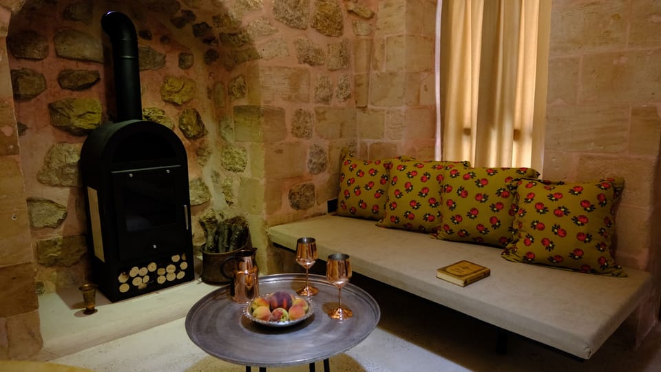 Junior Suite with Jacuzzi and Fireplace | Egyptian cotton sheets, premium bedding, down comforters