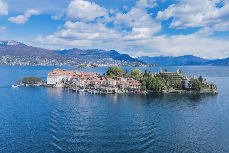 Villa (4 Bedrooms) | Lake view