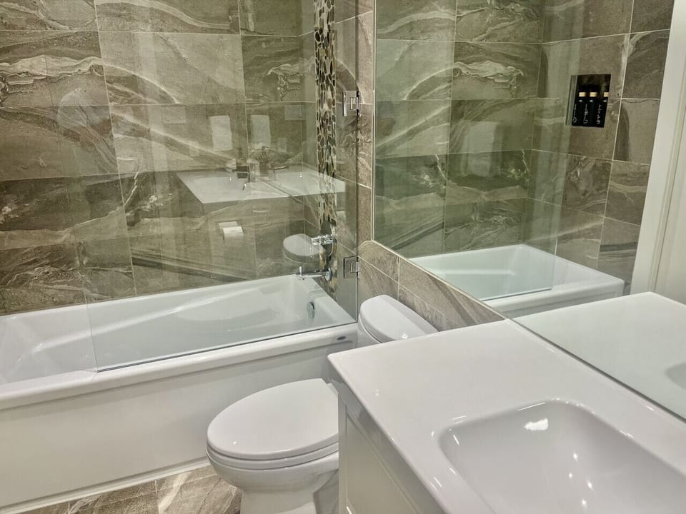 Downstairs full bathroom.