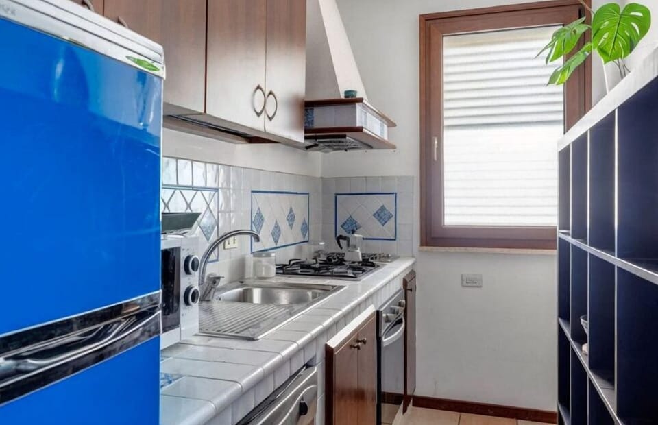Deluxe Duplex, 3 Bedrooms, Sea View | Private kitchen | Fridge, microwave, oven, stovetop