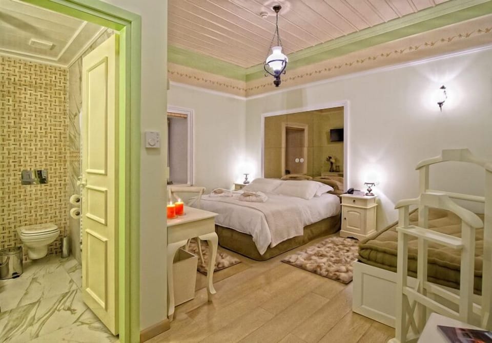 Junior Suite | Living area | LED TV