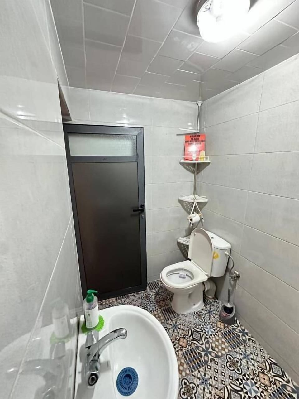 Towels, toilet paper