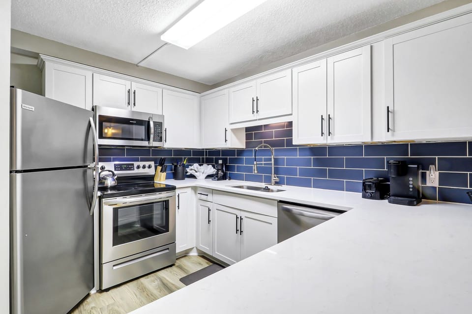 Ocean Walk 106 - Main Full Size Kitchen