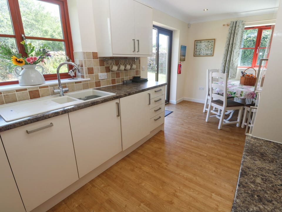 Dishwasher, cookware/dishes/utensils