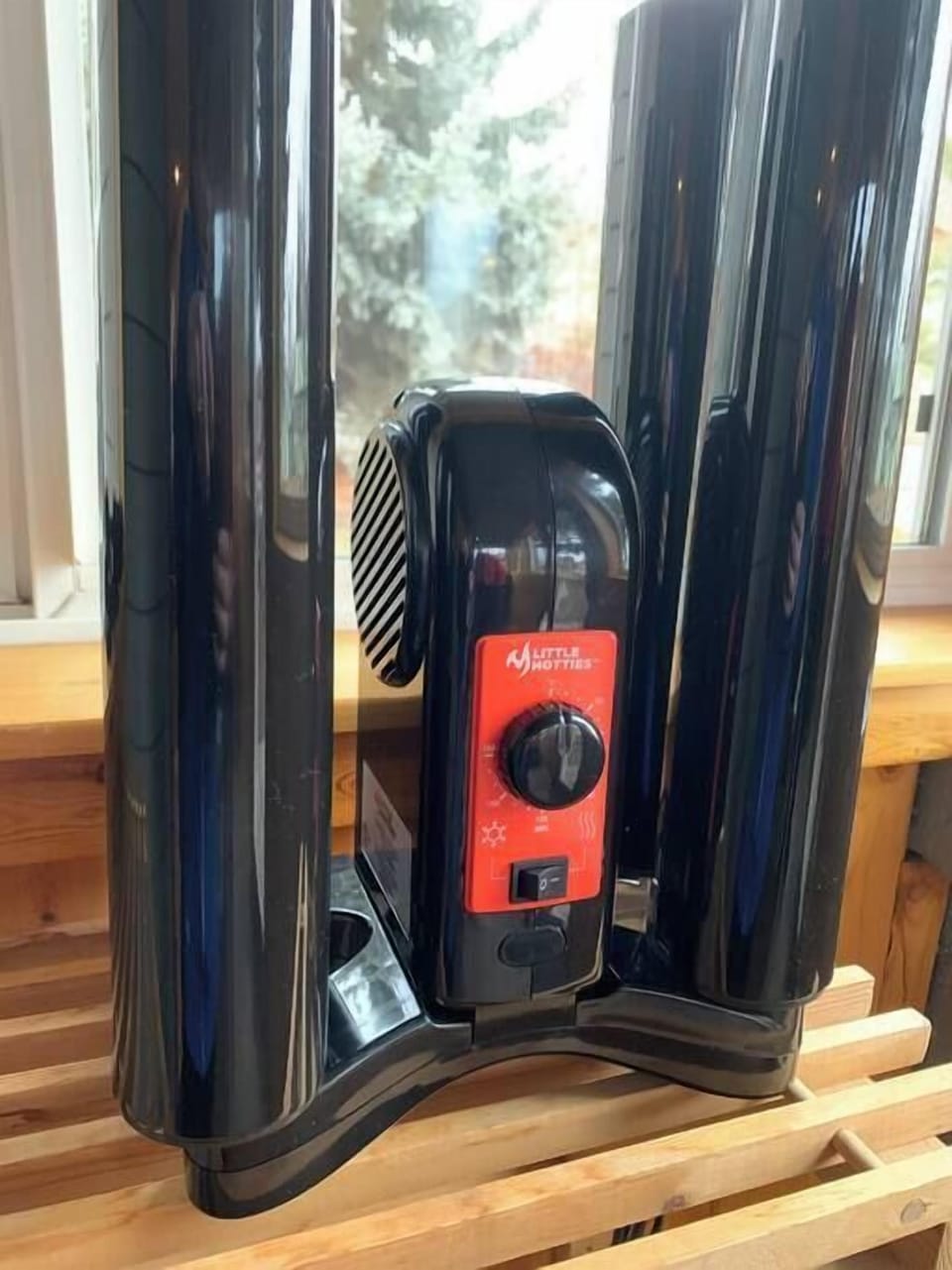 Dryer and Heater for Gloves and Shoes