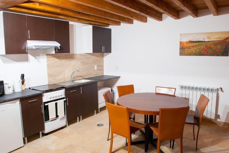 Family Cottage, Patio, Garden View | Private kitchen | Highchair