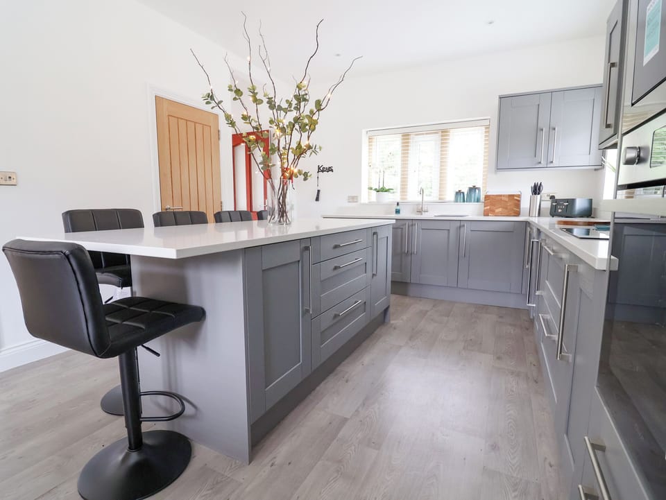 Cottage | Private kitchen | Cookware/dishes/utensils