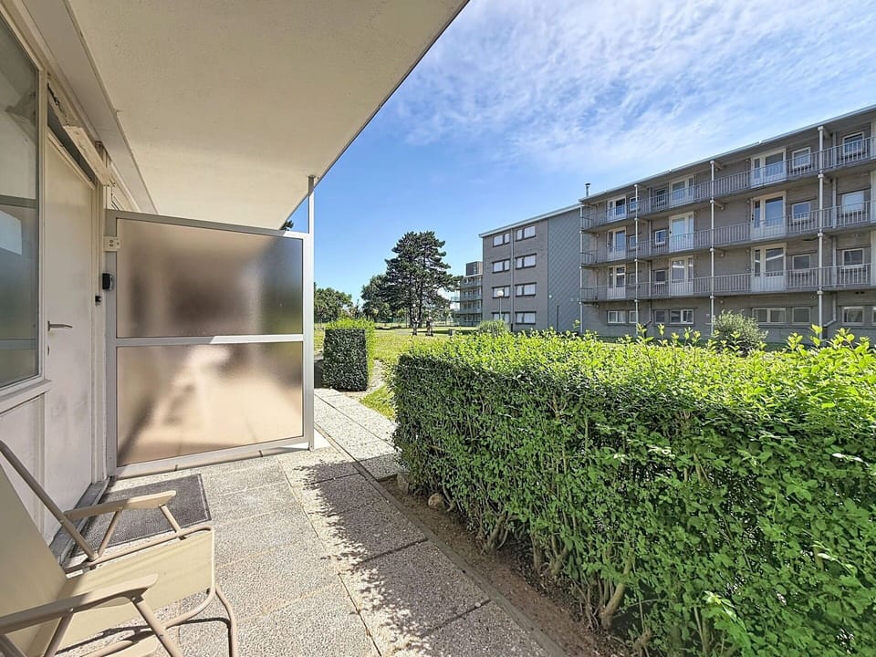 Residential Area, Apartment, Balcony, Composite Material, Condominium, Estate, Lawn, Hedge, Shade, Yard