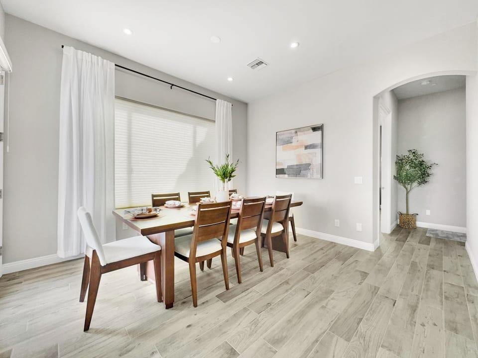House, Multiple Beds, Pool View (Golden Eagle Fountain Hills) | In-room dining
