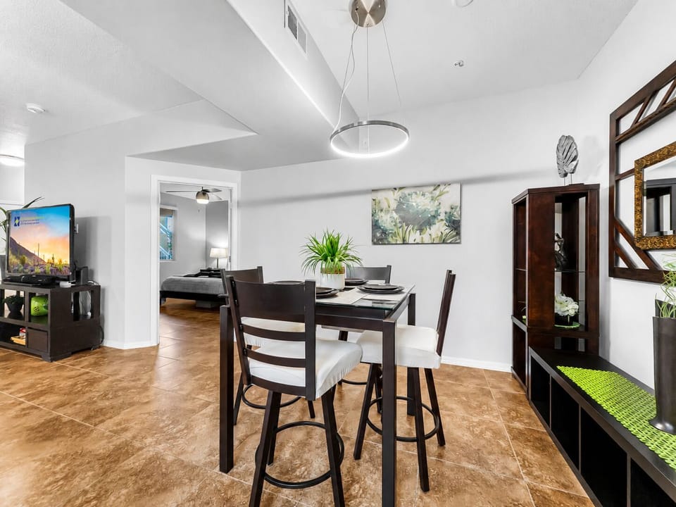 Condo, Multiple Beds, Garden View (Southern #1083 Mesa) | In-room dining