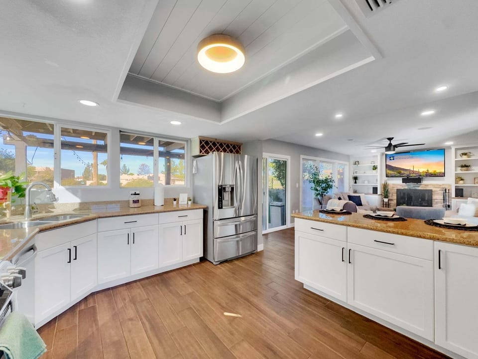 House, Multiple Beds, Mountain View (Yucca Mesa) | Private kitchen