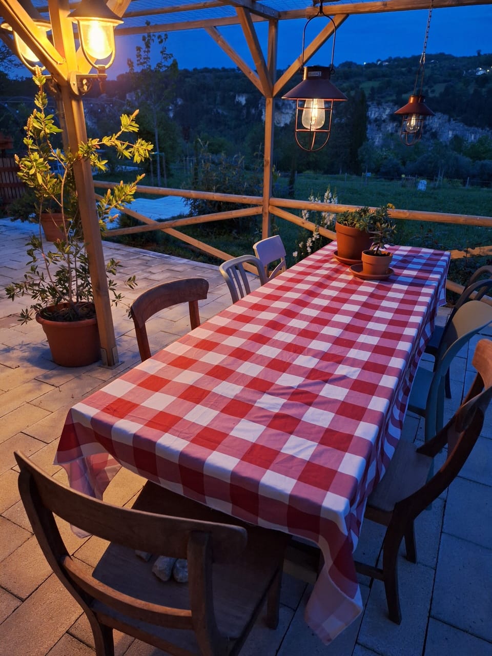 Outdoor dining