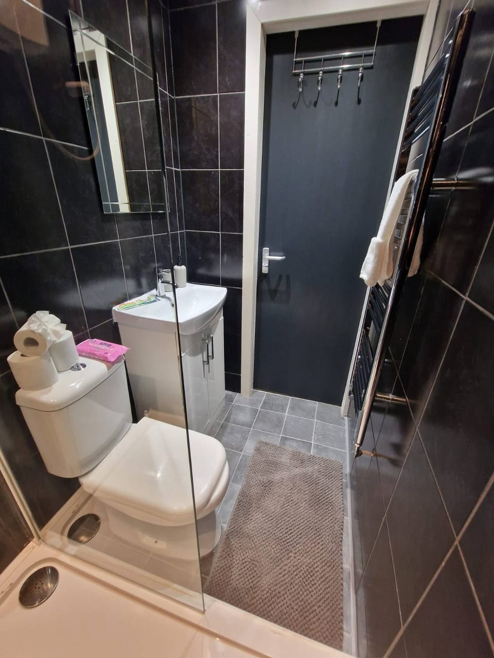 Luxury Home in Kensington for 21 Guests House in Liverpool
