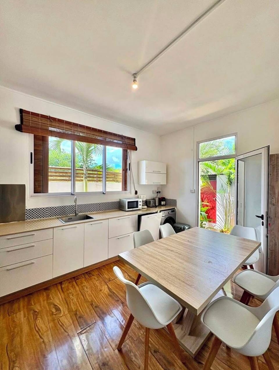 Kitchen and laundry