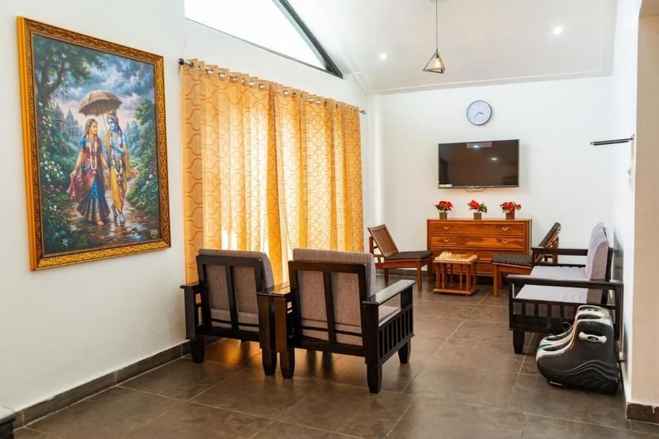 Double Room, Balcony, Garden View | Interior
