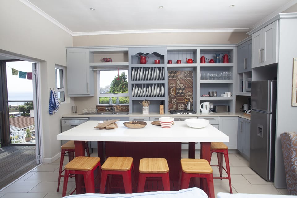 Exclusive House, 4 Bedrooms, Sea View | Private kitchen | Electric kettle