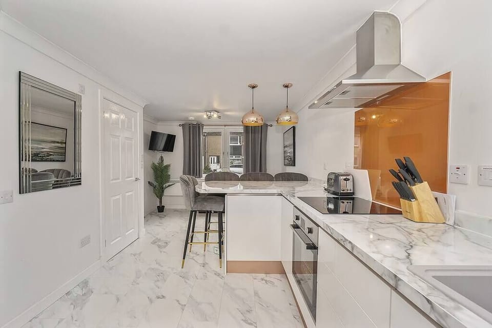 Kitchen and dining area