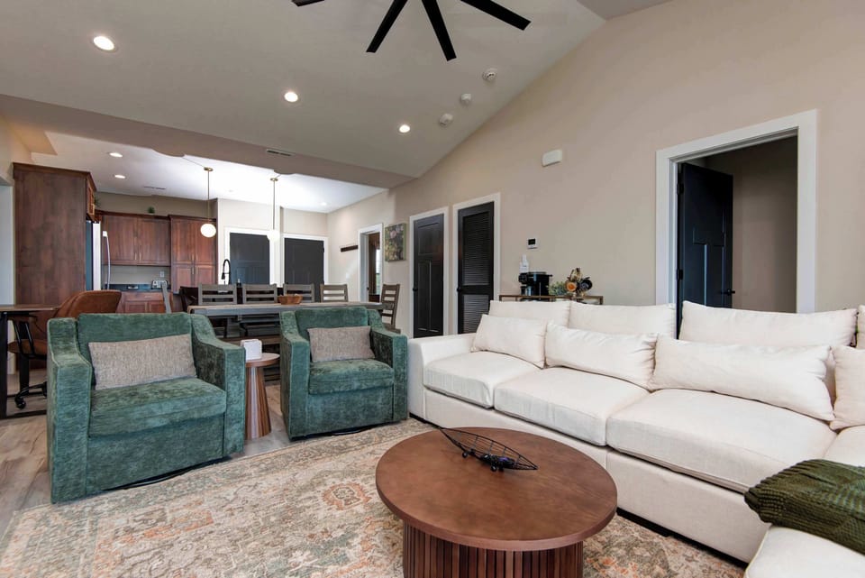Spacious living room with plenty of room to watch your favorite TV shows and enjoying the panoramic views of Table Rock Lake