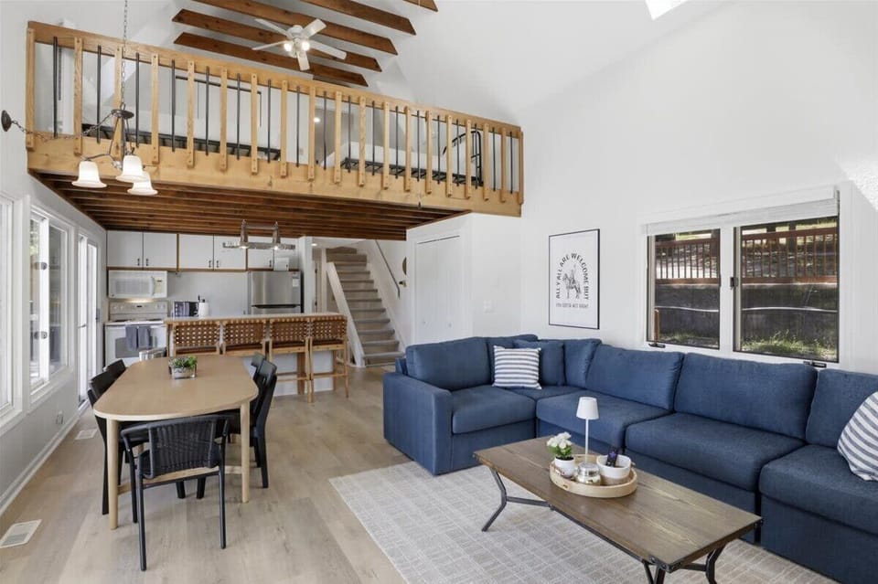 House, Multiple Beds (30895 Berry Road) | Interior