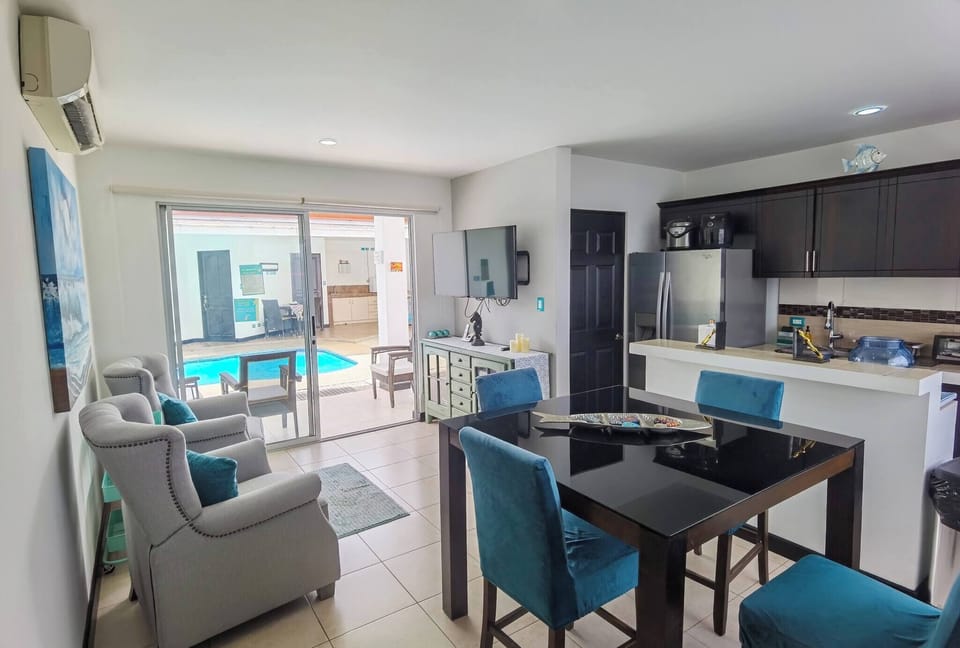 House, 3 Bedrooms, Patio | Living room
