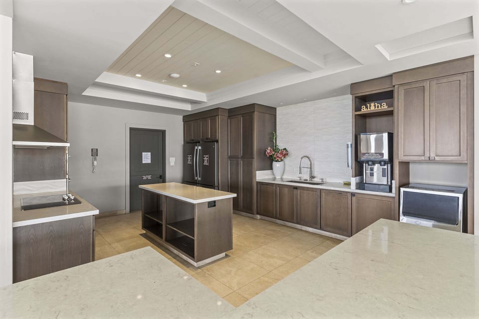 Condo, 1 King Bed with Sofa bed, Garden View (Wailea Ekahi 42C) | Private kitchen | Coffee/tea maker