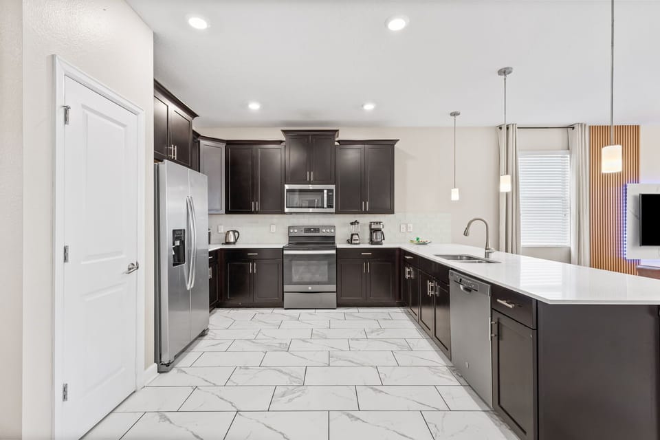 Fully equipped kitchen