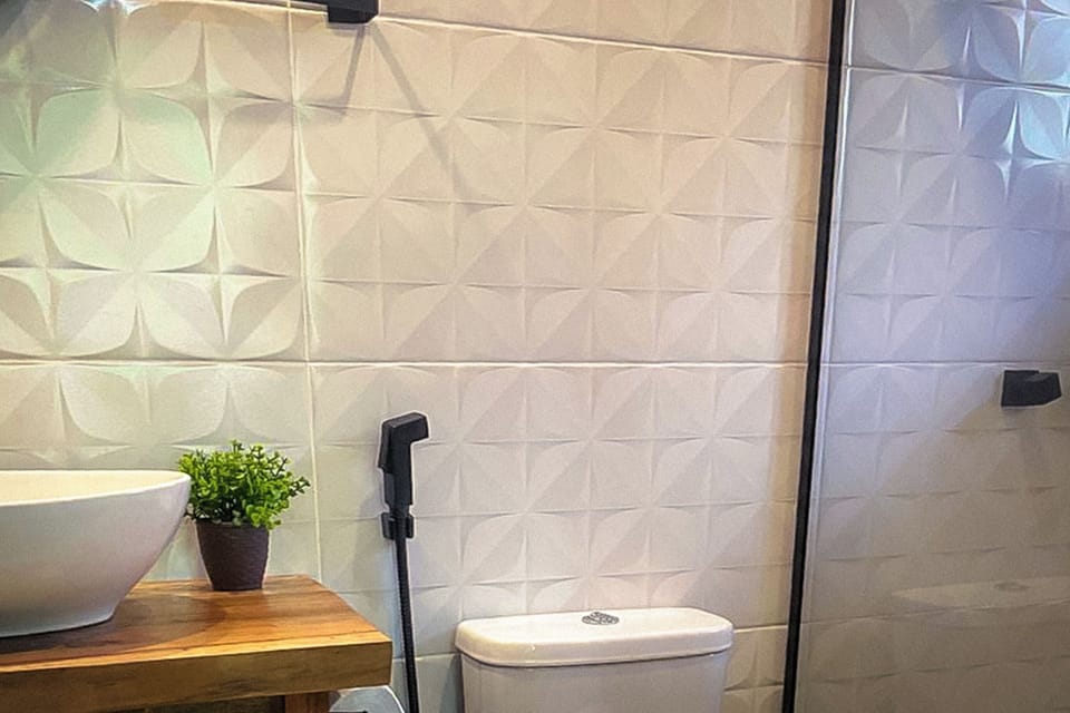 Standard Room | Bathroom | Towels, toilet paper