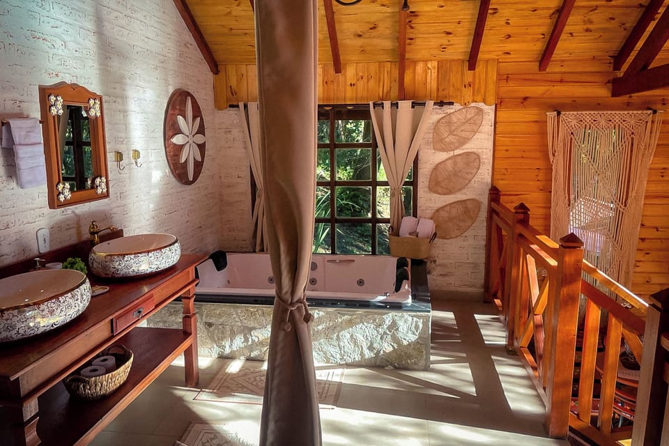 Grand Chalet | Jetted tub