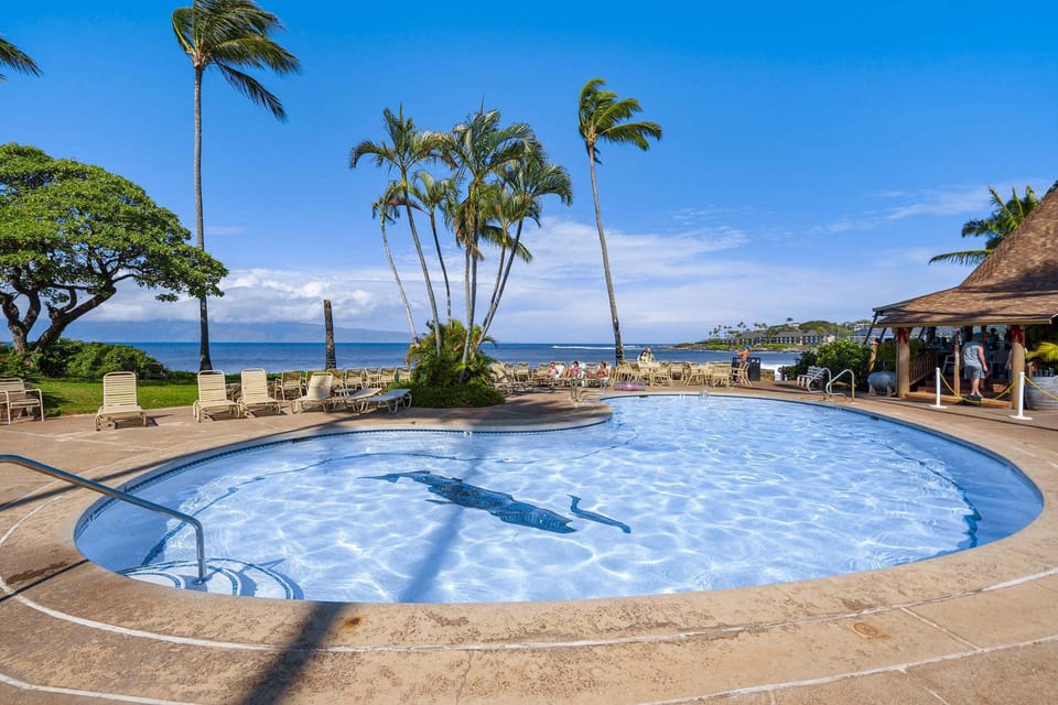 Studio, 1 King Bed with Sofa bed, Garden View (Napili Shores D-232) | Private kitchen